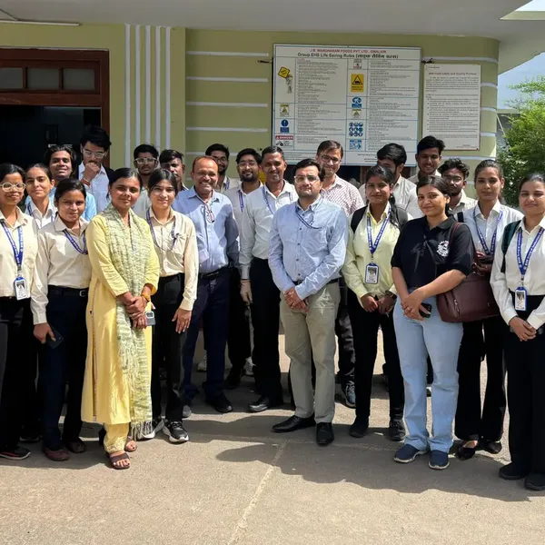 Management students and faculty in a group photo