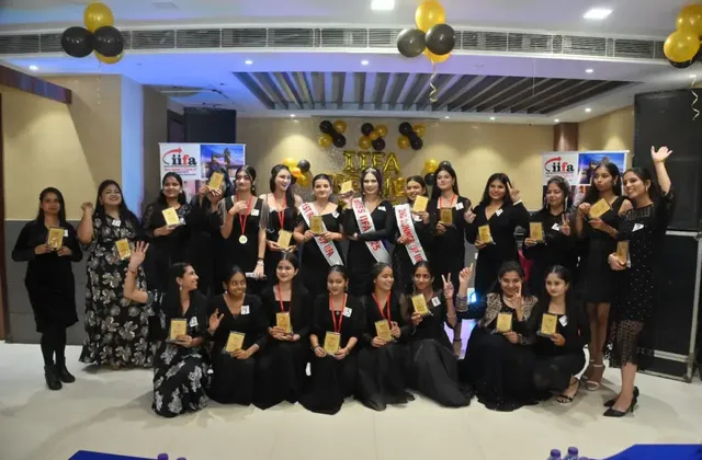 Students at Indian Institute of Fashion Art, Ambala